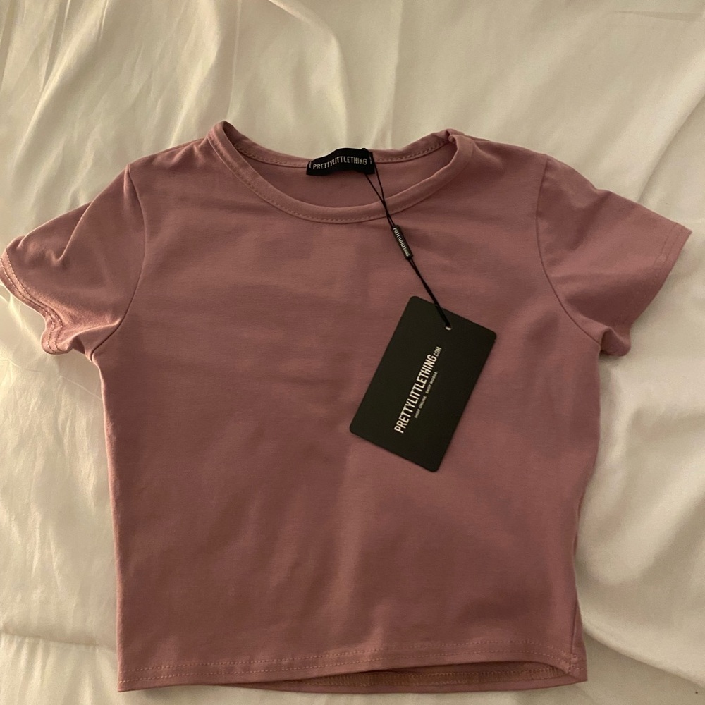 Short sleeve crop top